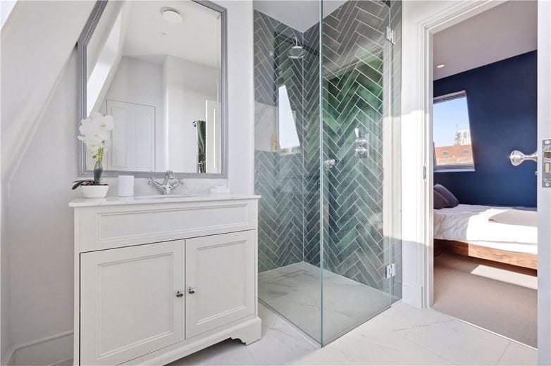 4 bedroom house, Hazlebury Road, London SW6 - Available