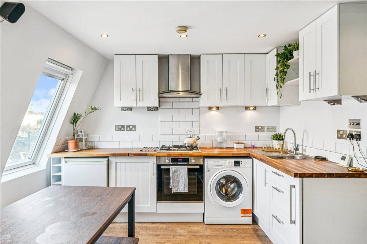 1 bedroom flat, Lillie Road, London SW6 - Available