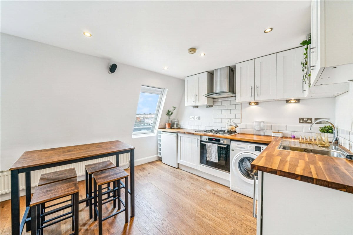 1 bedroom flat, Lillie Road, London SW6 - Available