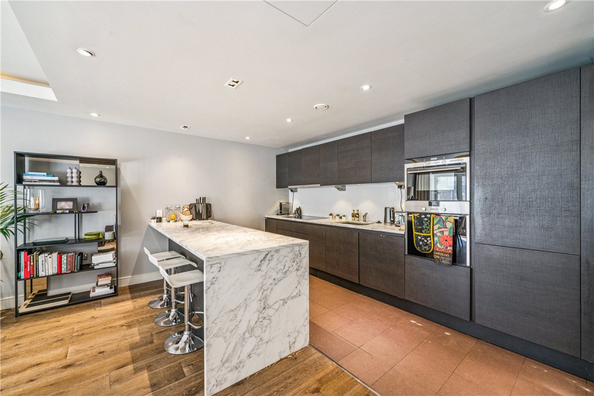 2 bedroom flat, Distillery Wharf, W6 - Available