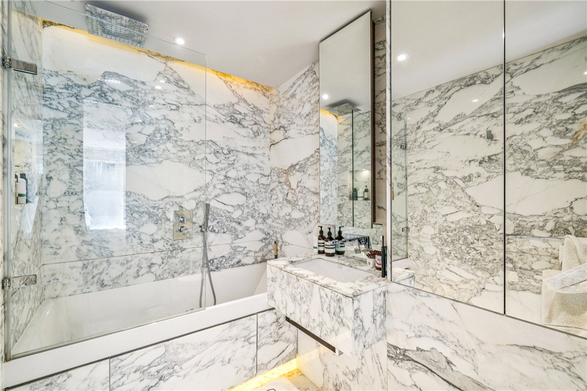 2 bedroom flat, Distillery Wharf, W6 - Available