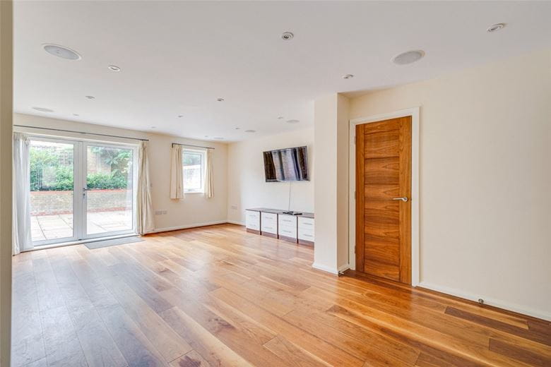 4 bedroom house, Dere Close, London SW6 - Sold STC