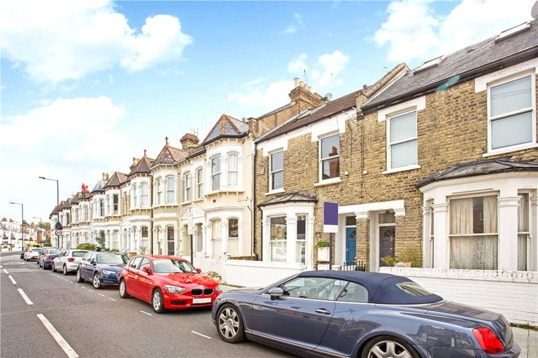 2 bedroom flat, Bishops Road, London SW6 - Available