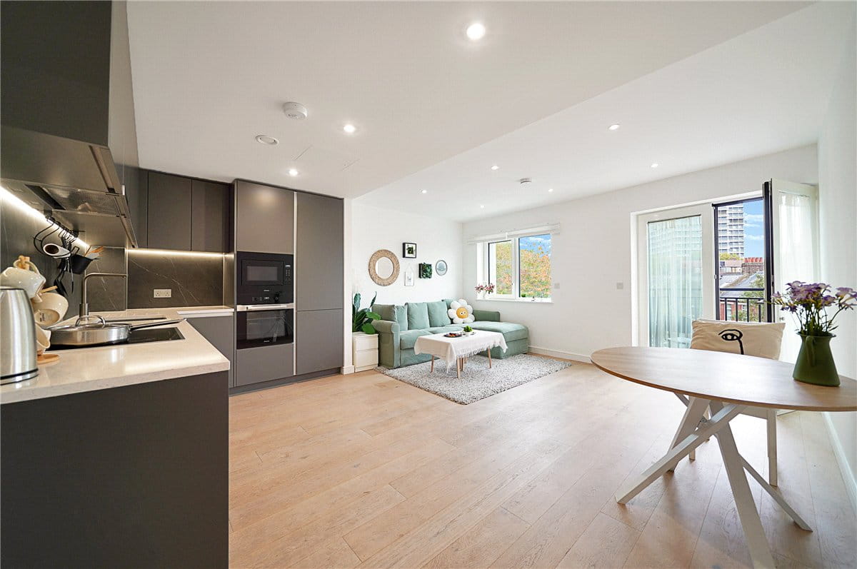 2 bedroom flat, Tierney Lane, London W6 - Available