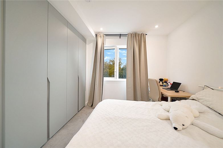 2 bedroom flat, Tierney Lane, London W6 - Available