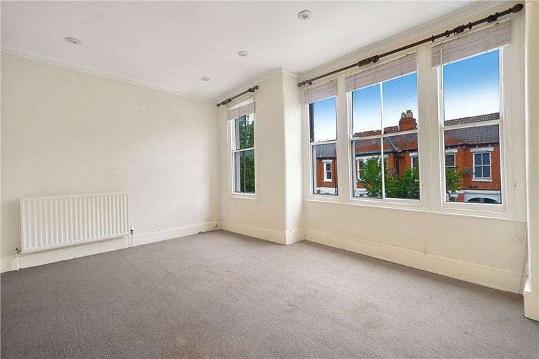 2 bedroom flat, Edenvale Street, London SW6 - Available