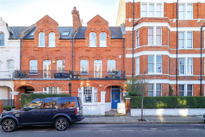 2 bedroom flat, St Andrews Road, London W14 - Available