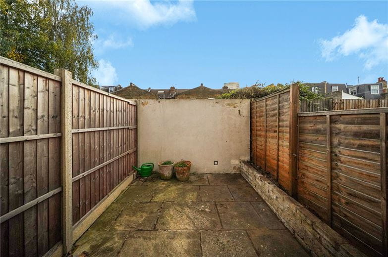 2 bedroom flat, Edenvale Street, London SW6 - Sold STC