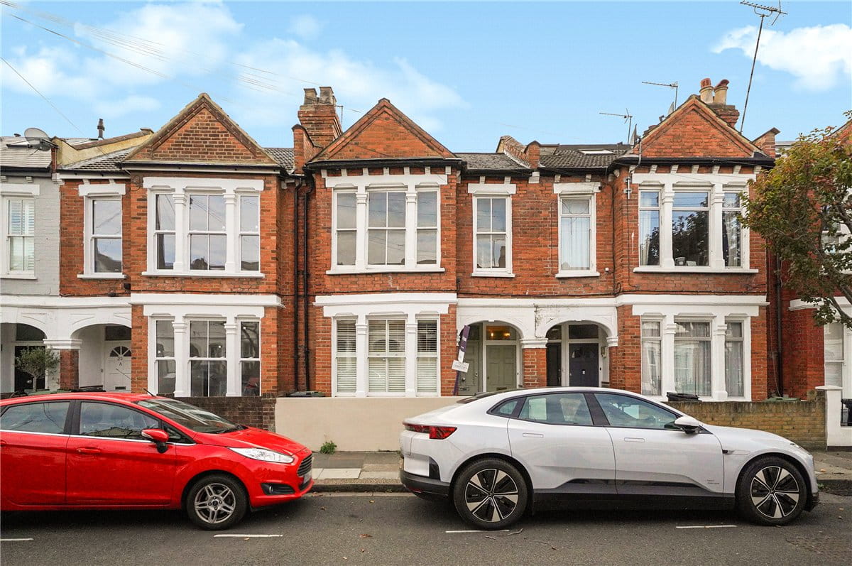 2 bedroom flat, Edenvale Street, London SW6 - Sold STC