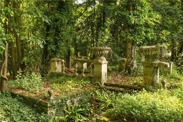 19 bedroom house, Bowden Hill, Lacock SN15 - Available