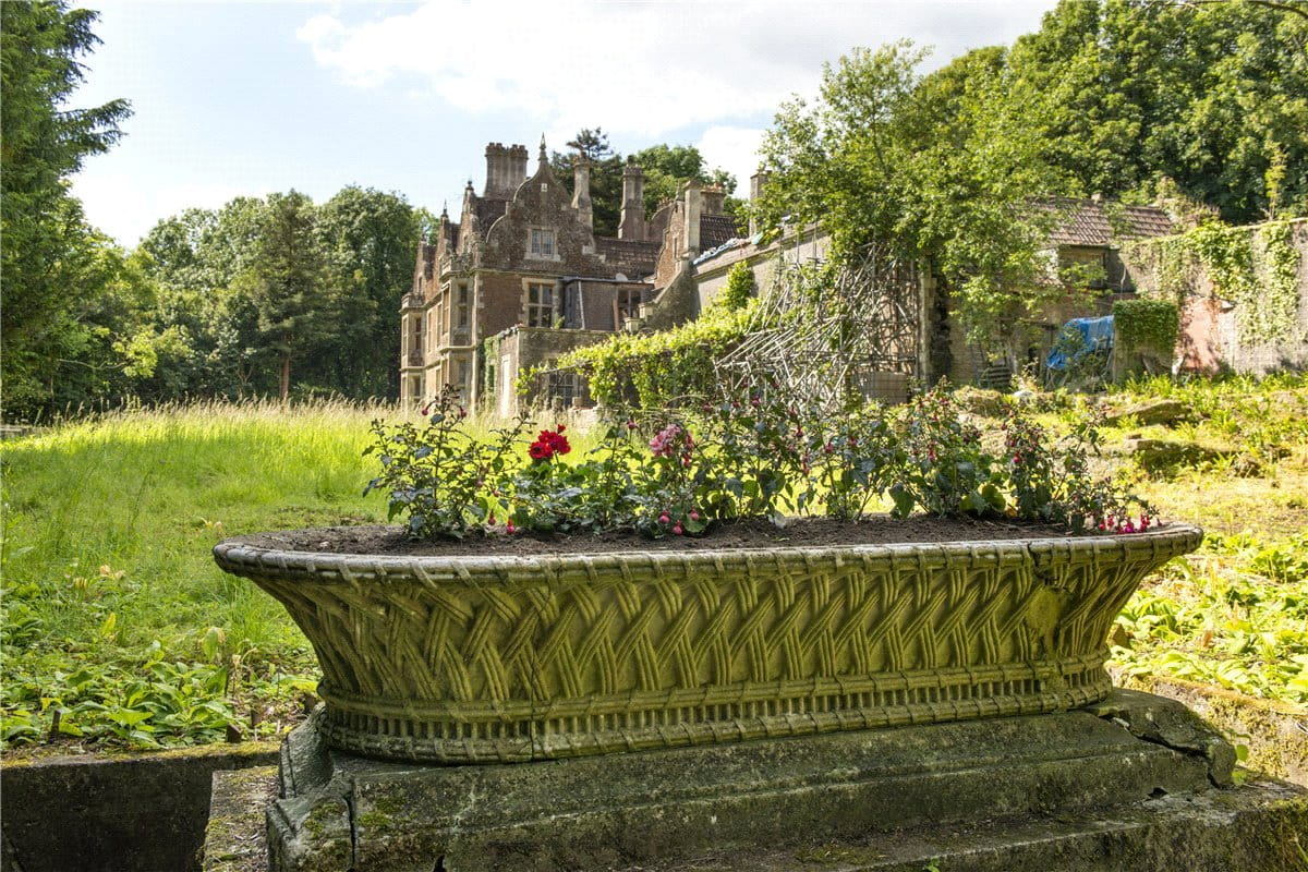 19 bedroom house, Bowden Hill, Lacock SN15 - Available