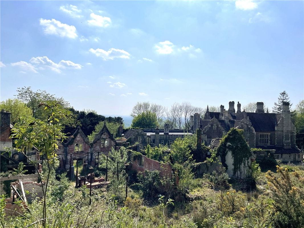 19 bedroom house, Bowden Hill, Lacock SN15 - Available