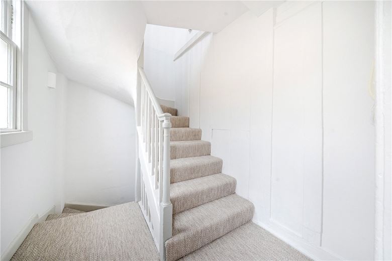 2 bedroom maisonette, Monmouth Street, Bath BA1 - Available