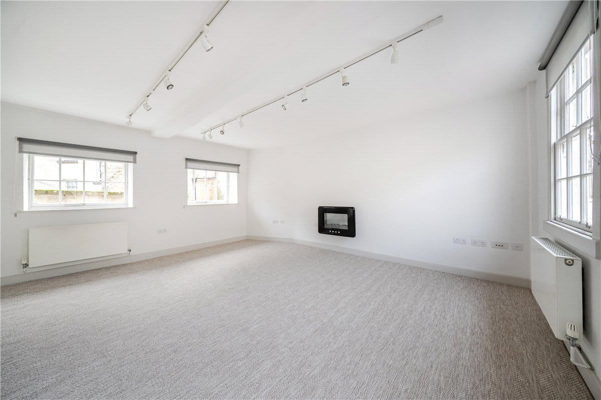 2 bedroom maisonette, Monmouth Street, Bath BA1 - Available