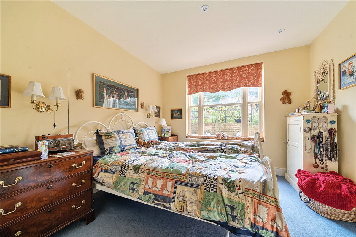 2 bedroom maisonette, St. James's Square, Bath BA1 - Available