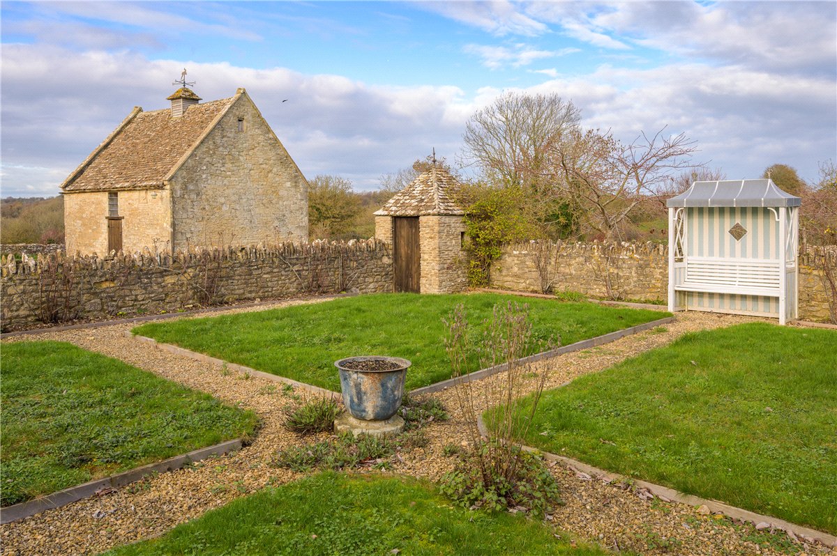 5 bedroom house, West Yatton, Yatton Keynell SN14 - Available