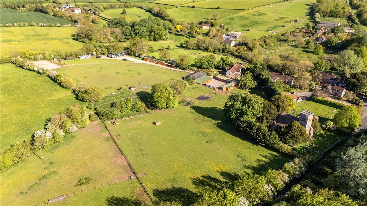 25.6 acres House, Siston, Bristol BS16 - Available