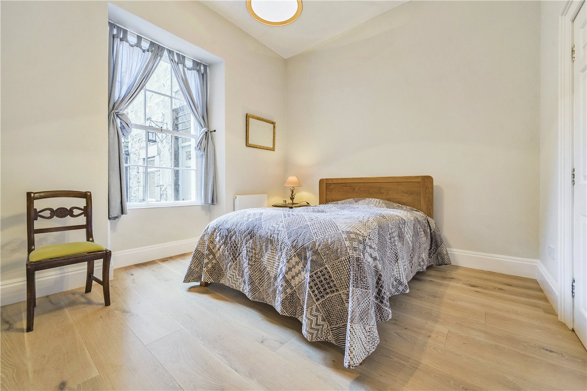 1 bedroom flat, Park Street, Bath BA1 - Sold