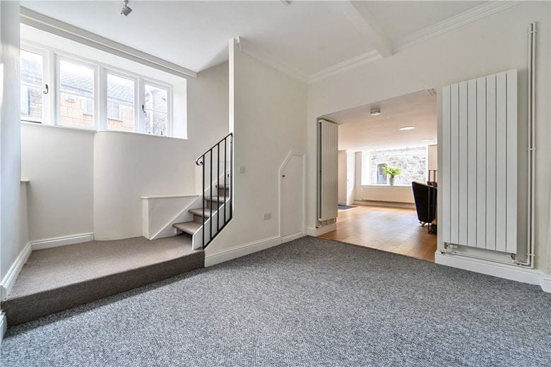 2 bedroom cottage, High Street, Batheaston BA1 - Available