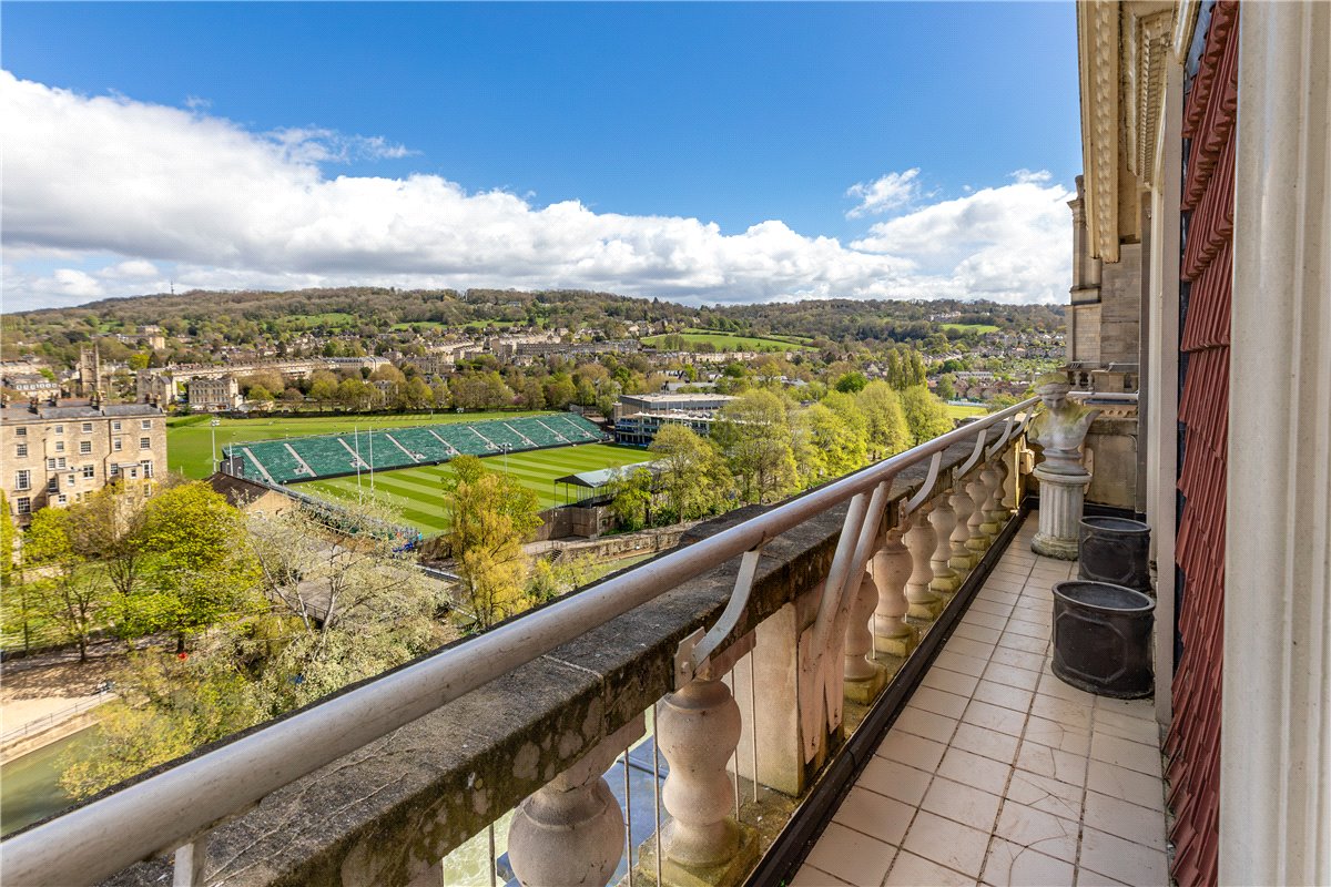 2 bedroom flat, The Empire, Grand Parade BA2 - Available