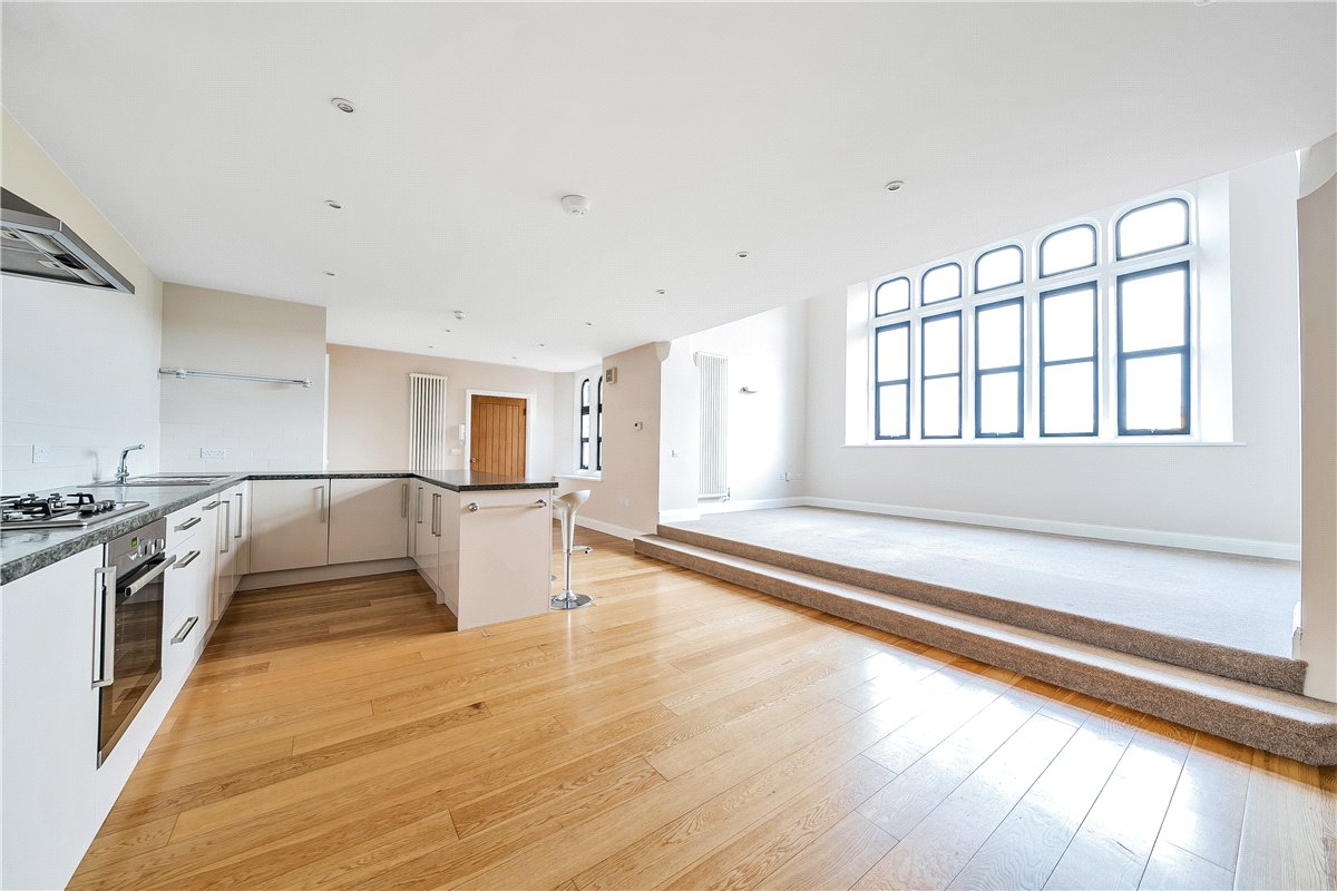 3 bedroom flat, West Avenue, Bath BA2 - Sold