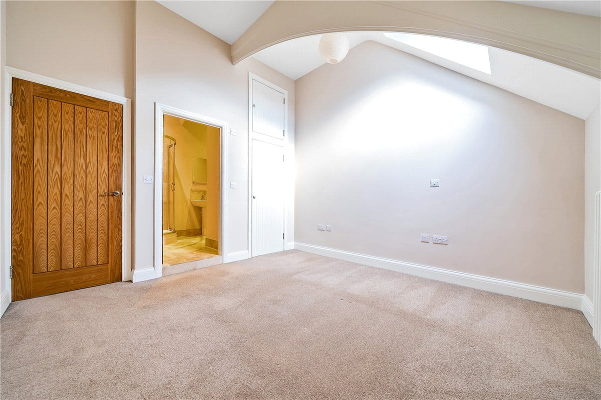 3 bedroom flat, West Avenue, Bath BA2 - Sold