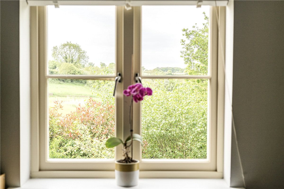 2 bedroom flat, Fortescue Street, Norton St. Philip BA2 - Available