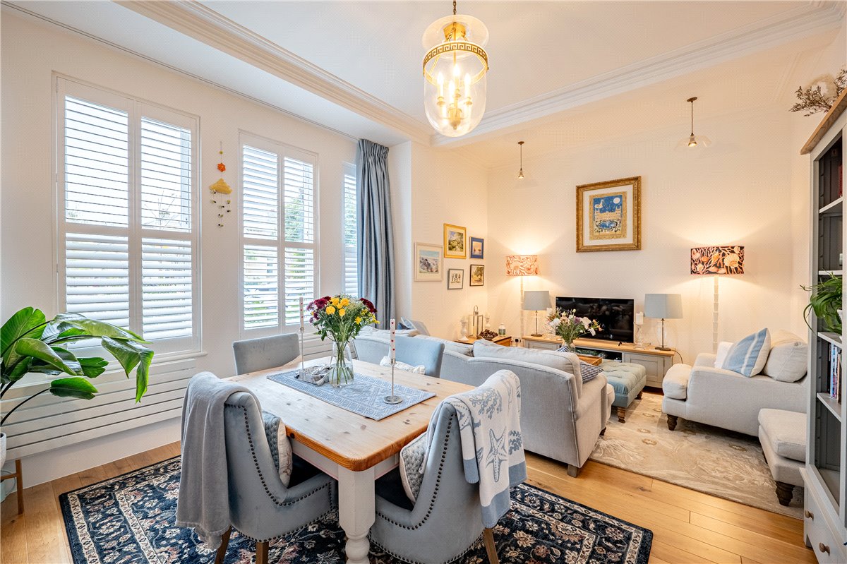 2 bedroom flat, Upper Oldfield Park, Bath BA2 - Sold