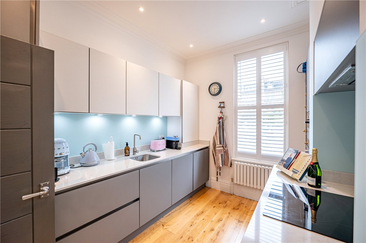 2 bedroom flat, Upper Oldfield Park, Bath BA2 - Sold