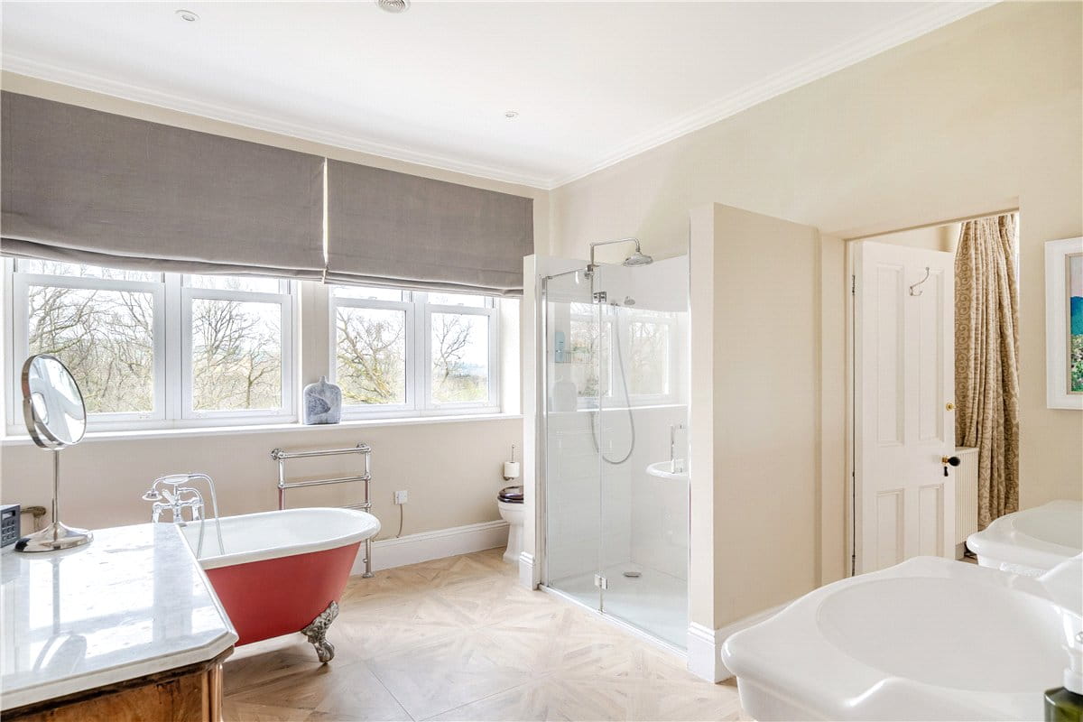 8 bedroom house, Rock Road, Wick BS30 - Available