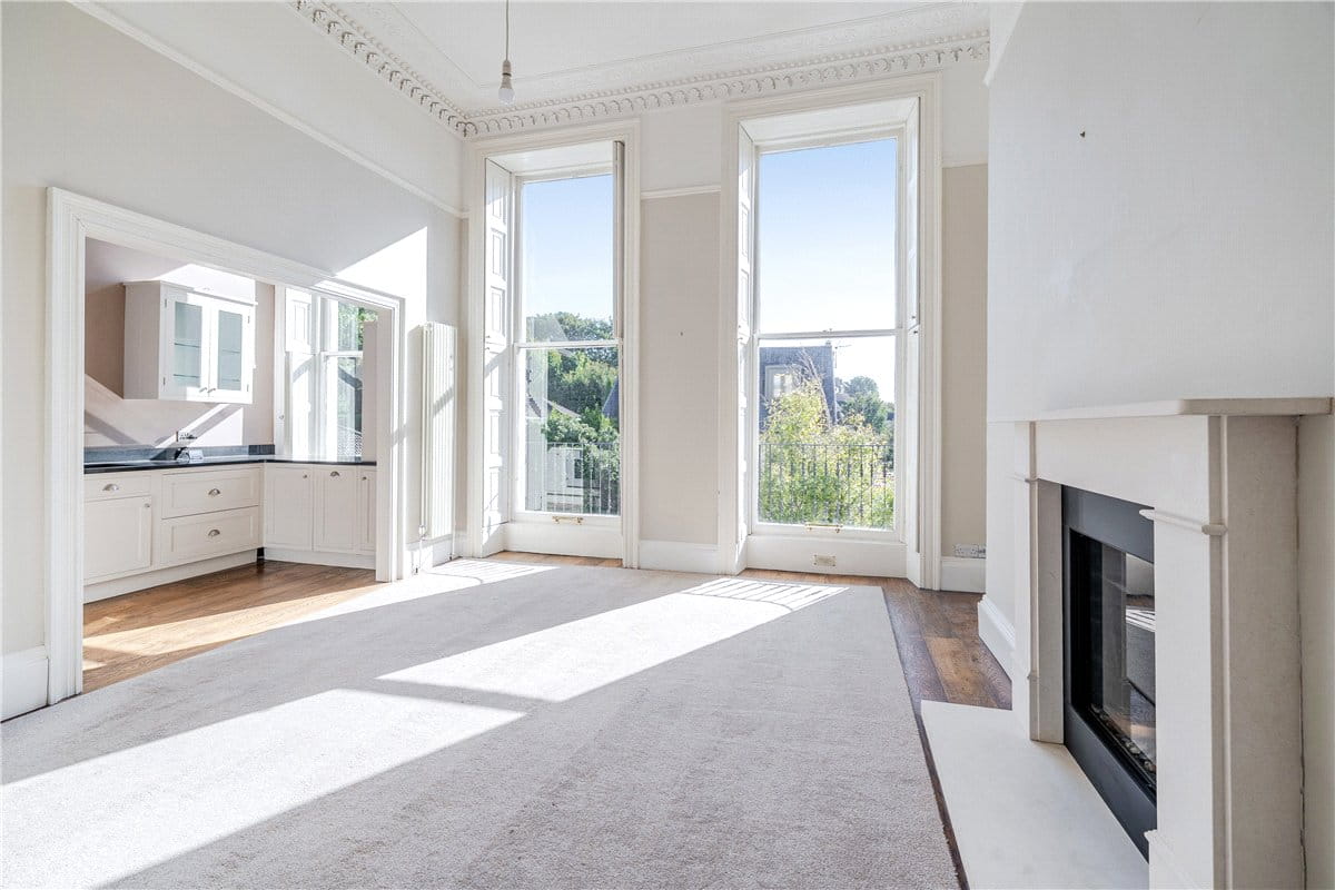 2 bedroom flat, Park Street, Bath BA1 - Available