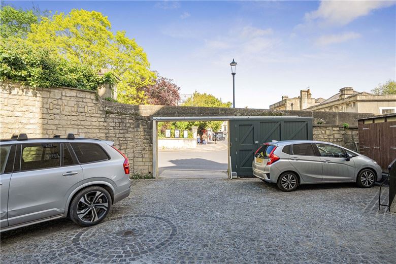 5 bedroom house, Queens Parade, Bath BA1 - Available