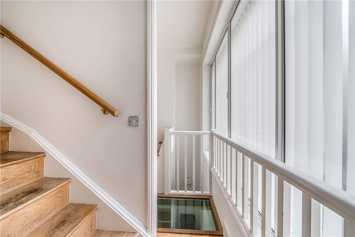 2 bedroom maisonette, Vineyards, Bath BA1 - Available