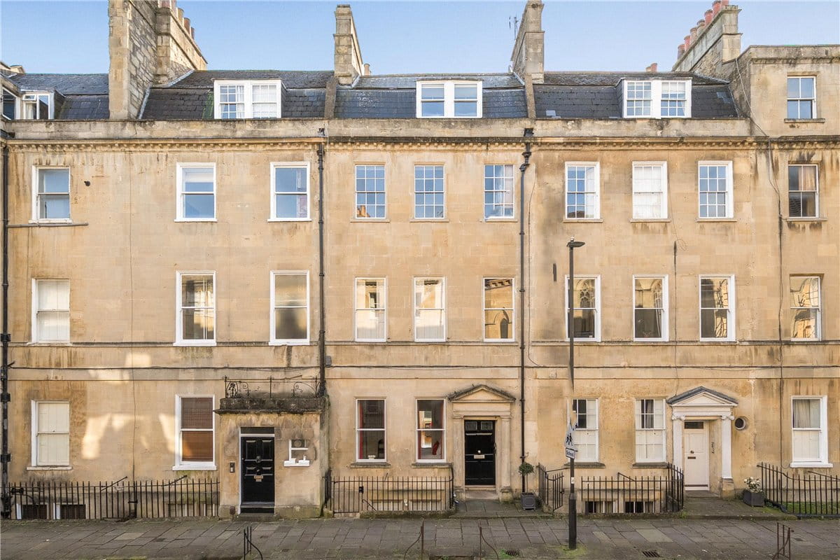 2 bedroom flat, Brunswick Place, Bath BA1 - Available