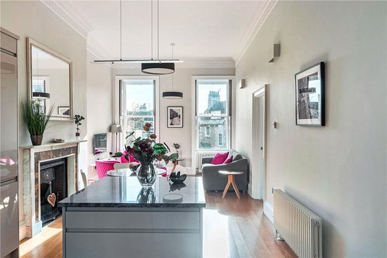 2 bedroom flat, Brunswick Place, Bath BA1 - Available