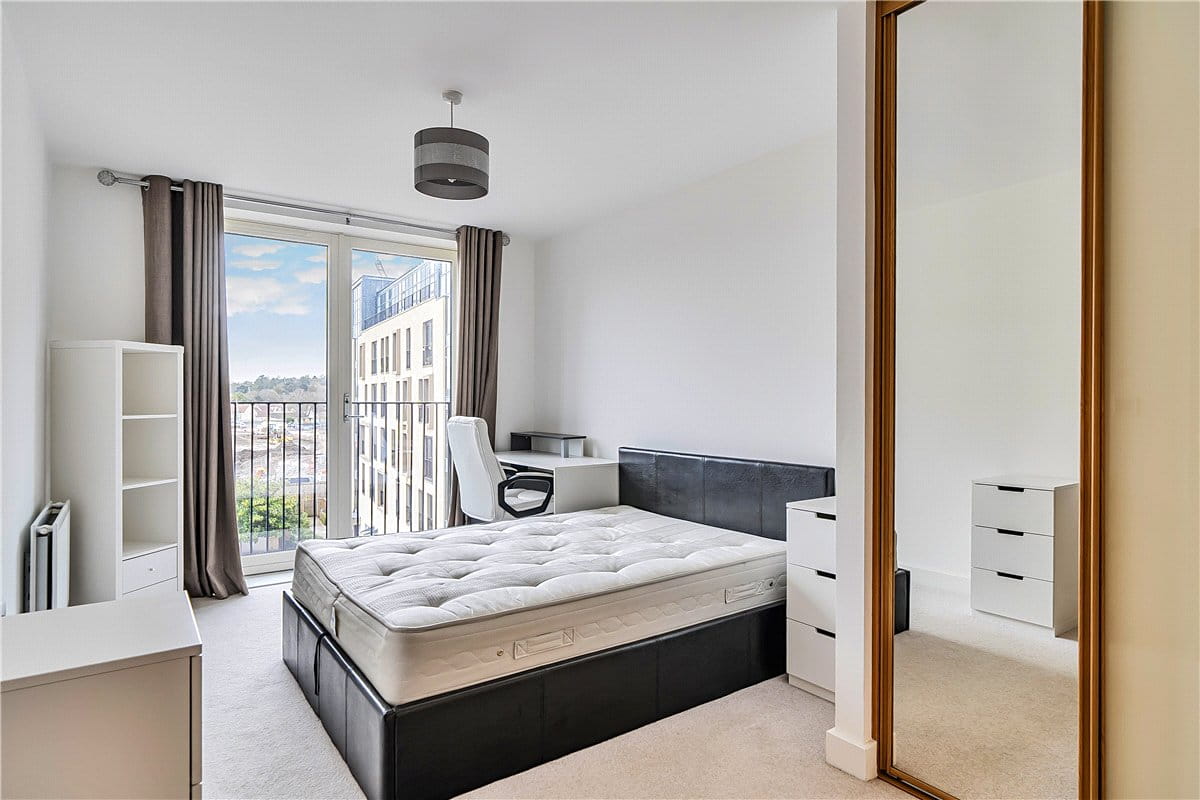 2 bedroom flat, Midland Road, Bath BA2 - Available