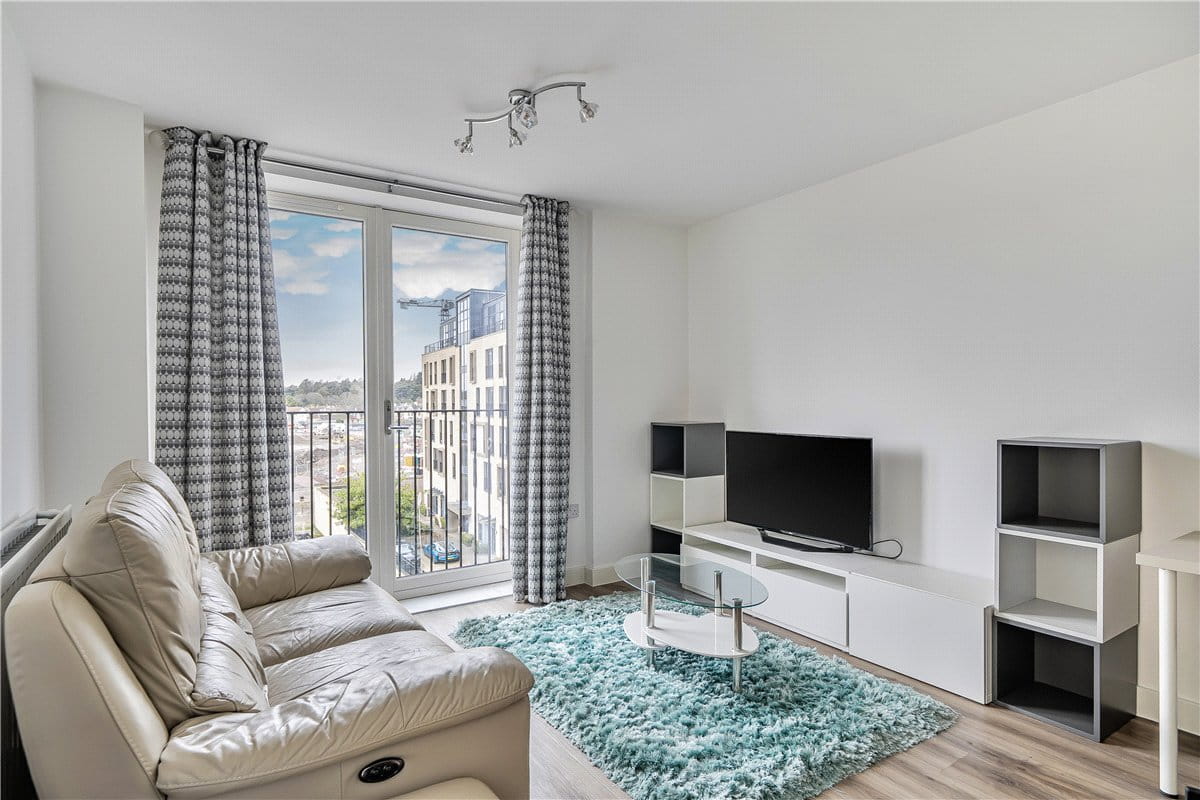 2 bedroom flat, Midland Road, Bath BA2 - Available