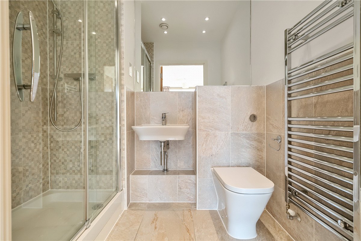 2 bedroom flat, Victoria Bridge Road, Bath BA2 - Available