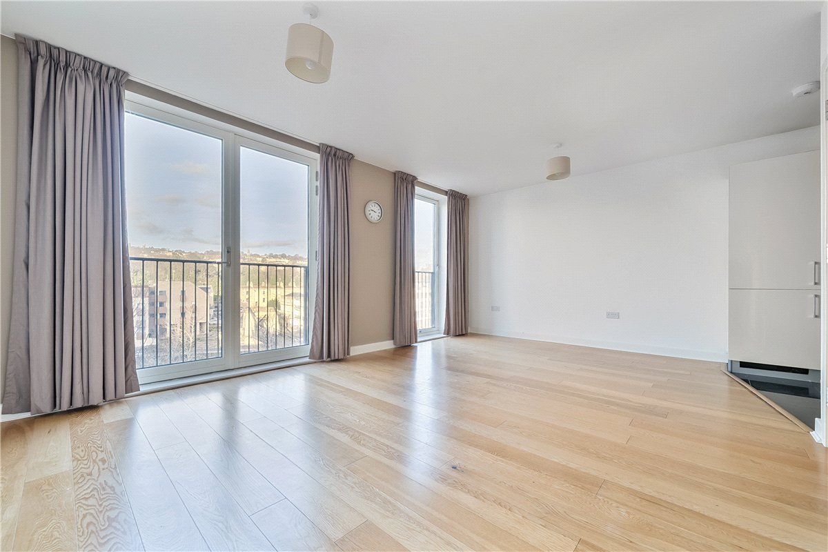 2 bedroom flat, Victoria Bridge Road, Bath BA2 - Available