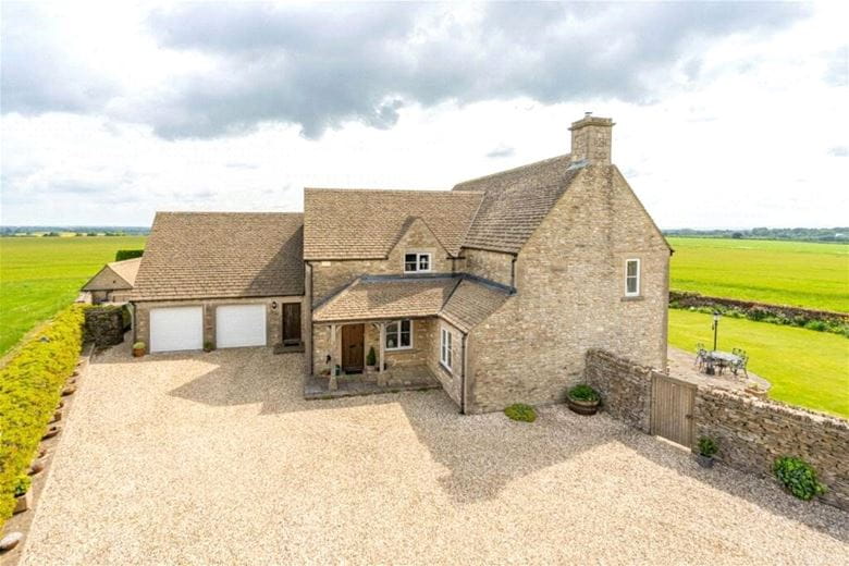 3 bedroom house, Kingscote, Tetbury GL8 - Available