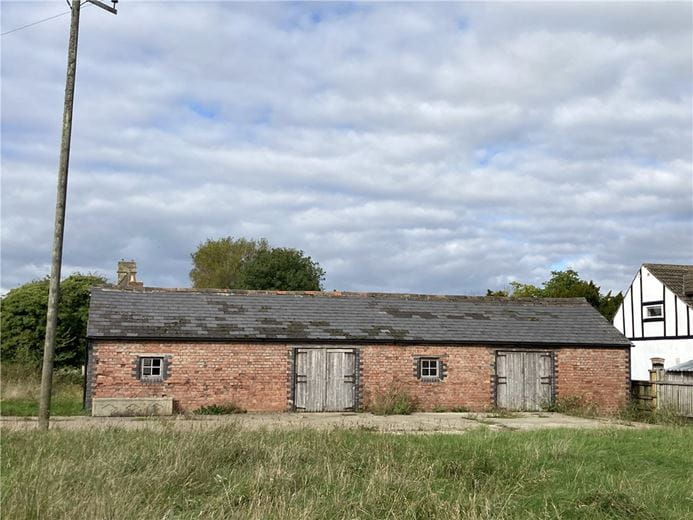 2 bedroom house, Red Brick Barn, Great Somerford SN15 - Available