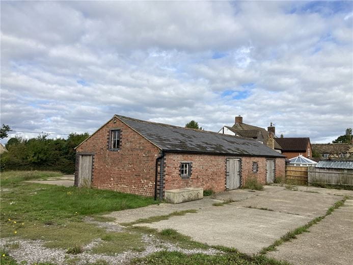 2 bedroom house, Red Brick Barn, Great Somerford SN15 - Available