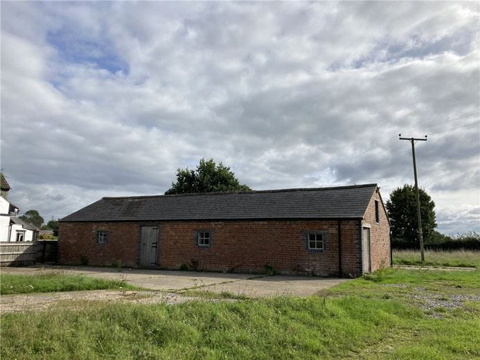 2 bedroom house, Red Brick Barn, Great Somerford SN15 - Available