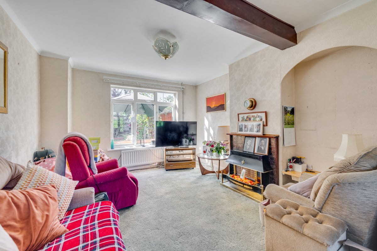 2 bedroom house, Barnes Avenue, London SW13 - Available