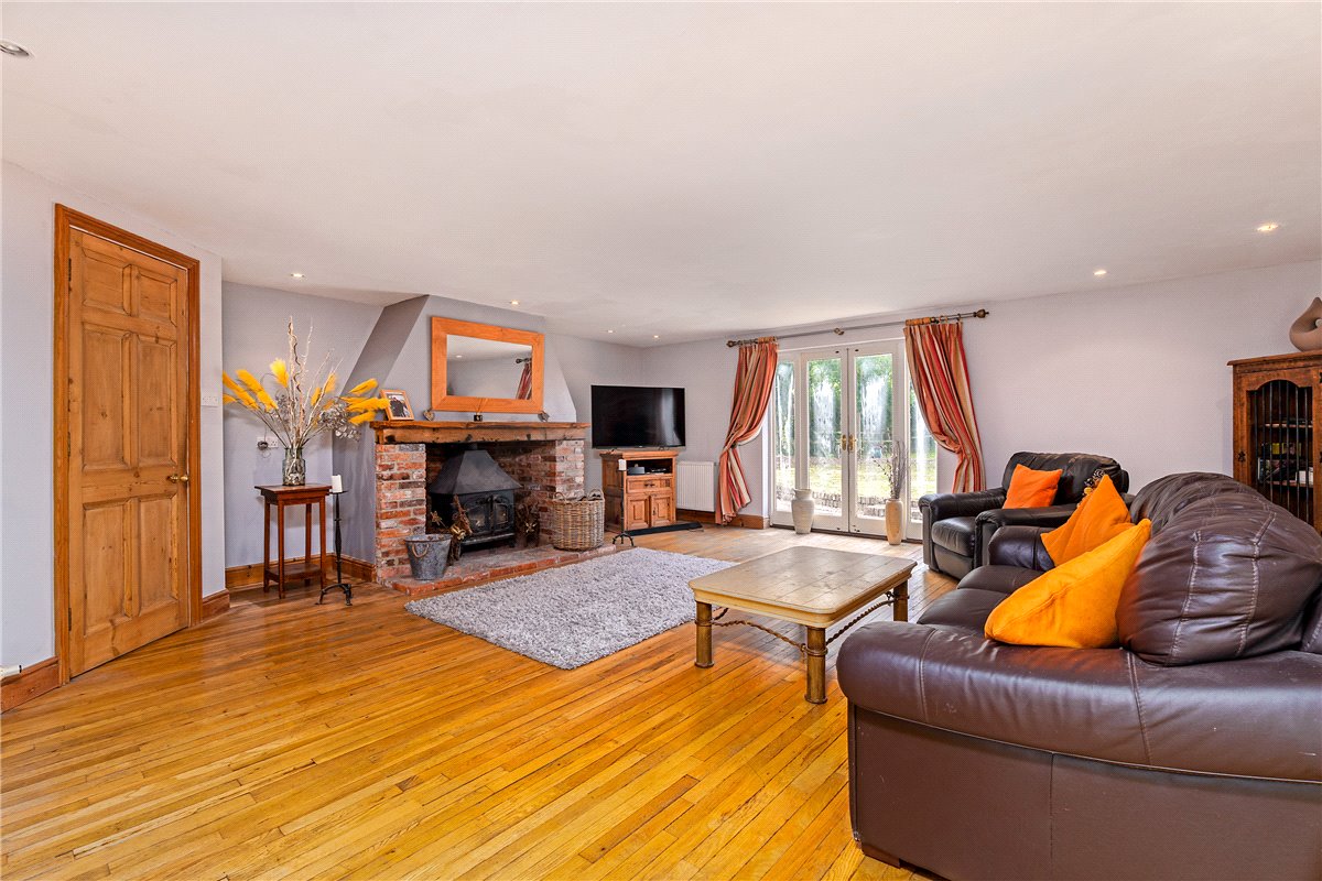 5 bedroom house, Comberton Road, Barton CB23 - Available