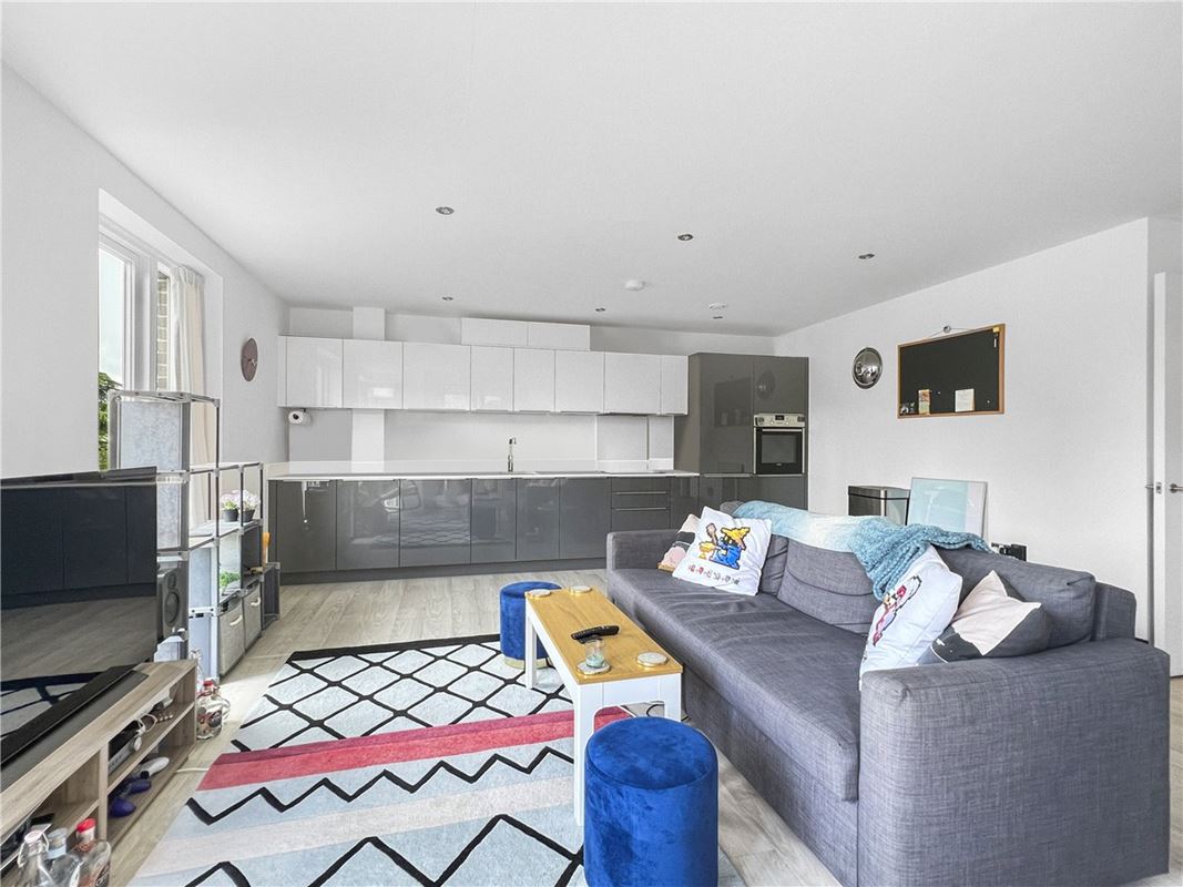 3 bedroom flat, Harrison Drive, Cambridge CB2 - Available