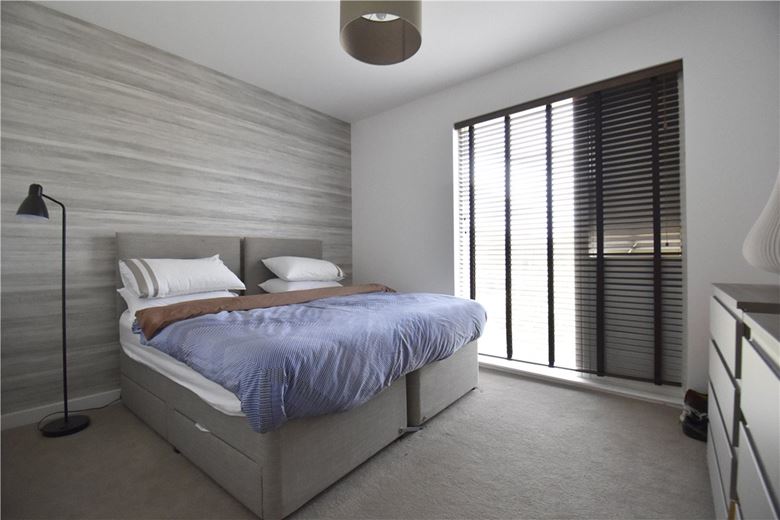 2 bedroom flat, Hawkey Road, Trumpington CB2 - Available