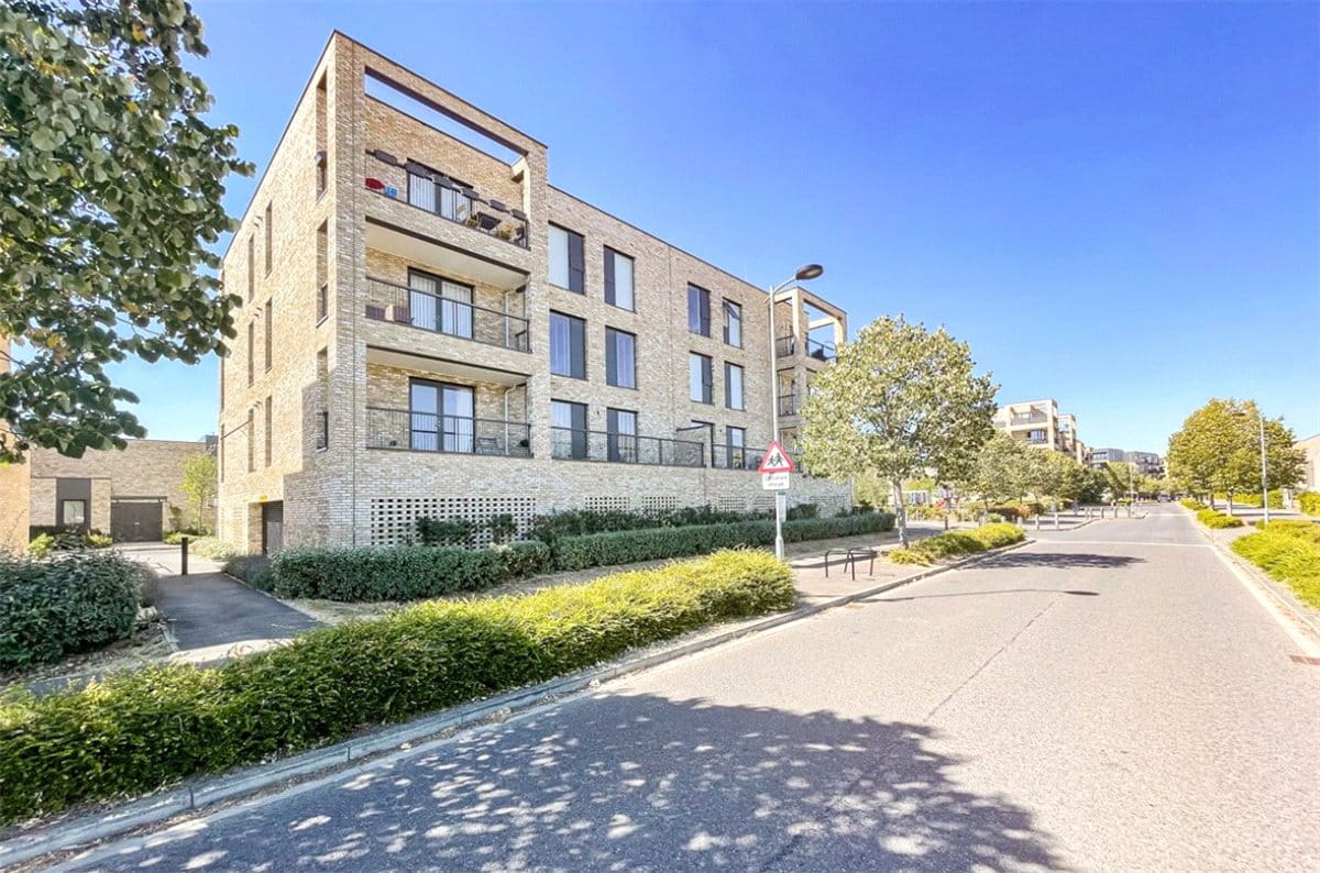 2 bedroom flat, Hawkey Road, Trumpington CB2 - Available