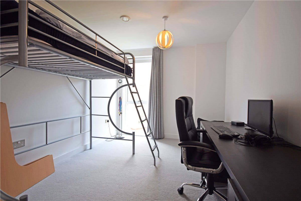 3 bedroom flat, Harrison Drive, Cambridge CB2 - Sold