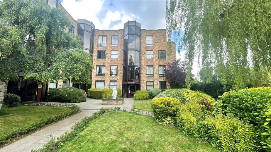 1 bedroom flat, Manhattan Drive, Cambridge CB4 - Sold